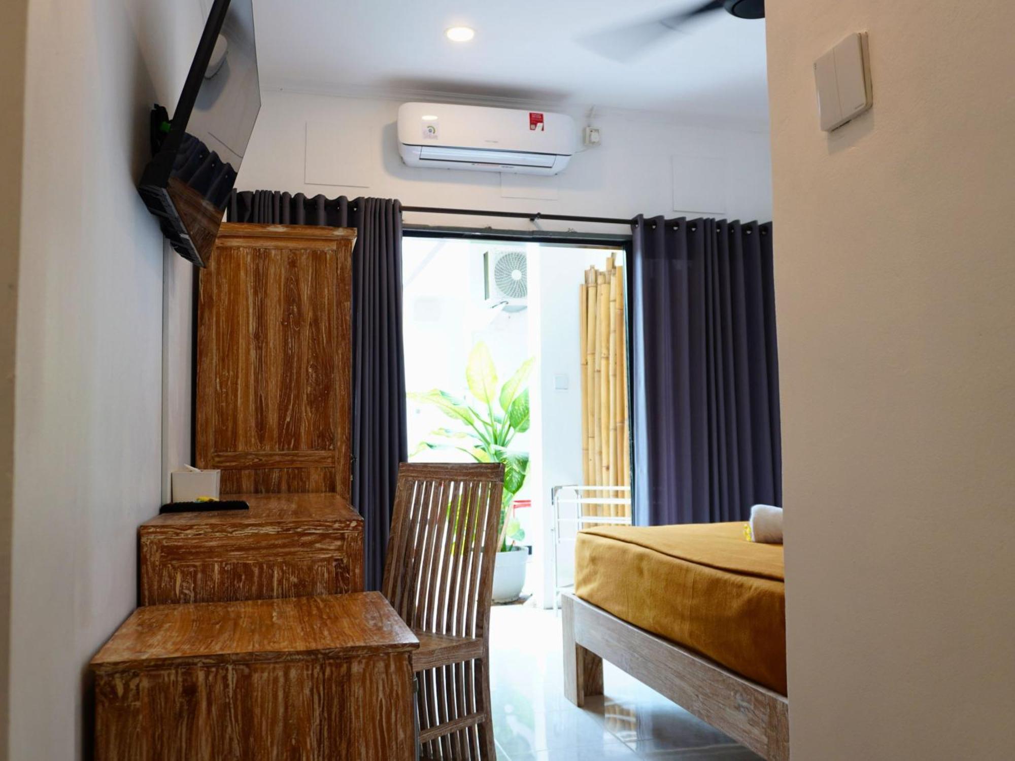 Summer Of Surf Hostel Uluwatu อูงาซัน ภายนอก รูปภาพ