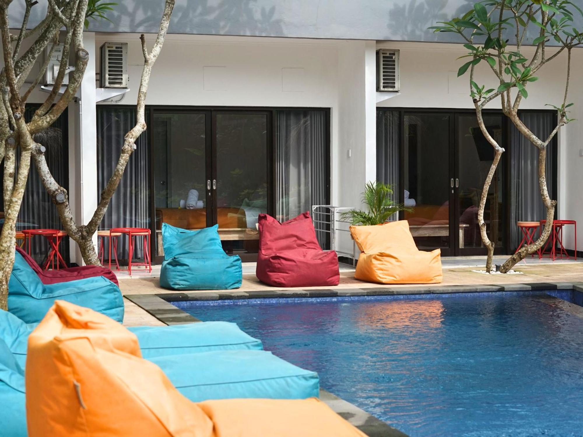 Summer Of Surf Hostel Uluwatu อูงาซัน ภายนอก รูปภาพ